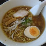 Mem Men - 醤油ラーメンだが、ワンランク上。スープが溶いただけのではない。