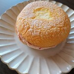 お菓子の蔵　太郎庵 工場直売店 - 会津の天神さま(いちごミルク)