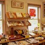 お菓子工房　まるみや - 店内のご紹介です①