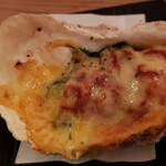 洋風田舎食堂 ナージュ - カキのチーズ焼き(300円)