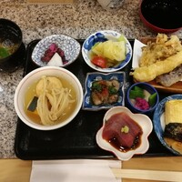 手料理 右近 - 1000円のお弁当