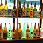 Bishushunsaikoiwaueno - 店内（日本酒多数）