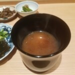 肉屋 田中 - 赤出汁