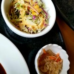 洋食屋 グリル ラパン - サラダと小鉢