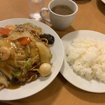 南海飯店 - かたい焼ソバ＋ライス