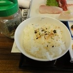 Robata Yaki Tsukiji - 御飯にふりかけ合います