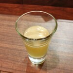 セルサルサーレ - 林檎とカカオのショット・ドリンク