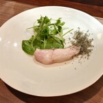 セルサルサーレ - ハタ キャビアの削り 山葵菜と菜の花のソース