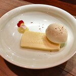セルサルサーレ - カマンベールのチーズケーキ、塩バニラのアイスクリーム トンカ豆の香り