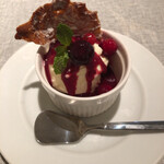 プロペラ - アイスのベリー添え