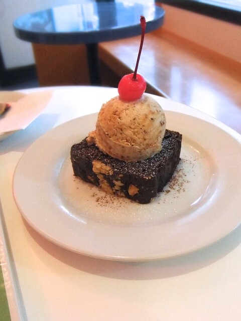 ブラウニーの完成度がすごい。』by esora24 : ビッグ ベイビー