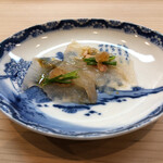 松寿司 - 甘手鰈 肝乗せ
            優しいおろしポン酢が引き立てます！