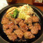 牛の家 - メガロースステーキ