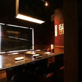 当店では3～7名様の個室を2つご用意。