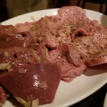 あさひ食堂 - 肉(ホルモン3種)(1200円)の一部