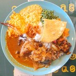 ロイヤルグリーン レストランアンドバー - 魚カレー(上から)