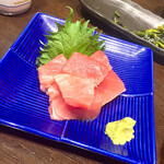 三酉屋 - まぐろぶつ550円