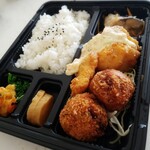 用賀スタンド S - 白身タルタル＆牛スジコロッケ弁当（850円）