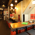 やきとり 河崎屋 - 全景 着席で50名 テーブルをどかしてスタンディングで最大70名