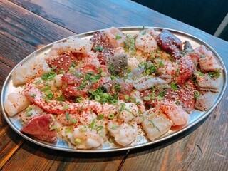 Sumibi Yakiniku Yamaken - やまけん名物！ホルモン盛り合わせ塩