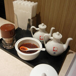 中国大明火鍋城 - 卓上の調味料