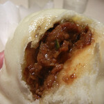 中国大明火鍋城 - 大きめに刻まれた挽肉や筍のゴロゴロ