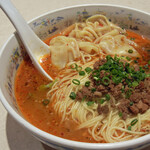 中国大明火鍋城 - 担々抄手麺（ワンタン入り担々麺）