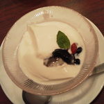 龍天楼 - 美しい特製杏仁豆腐