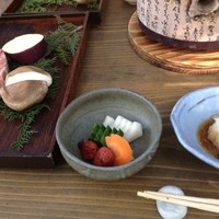 九つ井 本店 - ご飯セットには香の物が付きます