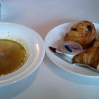 TOOTH TOOTH GARDEN RESTAURANT - ランチセットのパンとスープ