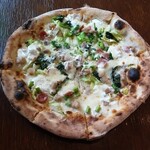 緑のイスキア - お肉屋さん風ピッツァ