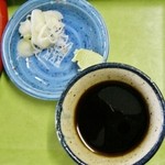 銀山茶屋 - 「薬味とつけ汁」です