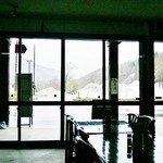 銀山茶屋 - お店様の入り口付近です（野外からは寒すぎて撮影不可能でした；）