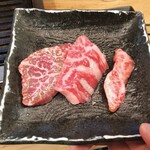 立喰い焼肉 治郎丸 - 