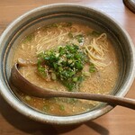 あまのじゃく - 少～し縮れた中細麺