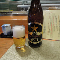 東鮨 新店 - 中瓶ビール600円(税別)