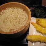 丸亀製麺 - 釜揚げうどんです。