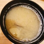 丸冨水産 - しじみ汁 (250円)