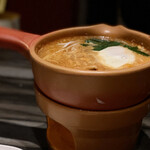 炙りにく寿司食べ放題と食べ飲み放題 個室居酒屋 灯 - ⭐️自家製豆腐のスンドゥブチゲ
可愛い植木鉢風な土鍋で定期されました、辛味は抑え気味で優しいお味、お手製豆腐とのことで、とっても柔らかくて身体に良さそうです。