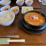 Kimuchiya - チーズもちゅ煮定食