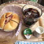 よろづや - 苺クリームと水出しアイスコーヒー