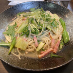 パッセジャーレ - 春野菜たっぷりベーコンのスパゲティ