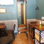 カジュアルダイニングバー シェルター - 店舗内観