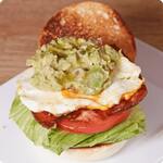 B・L・T・Ａ・Ｅバーガー(ベーコン&レタス&トマト&アボガド&エッグ)