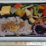 マルエツ - 料理写真:管理栄養士監修バランス弁当　￥429-