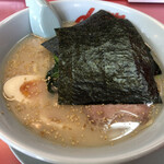 山岡家 - でも着丼時はこの状態でした（笑）