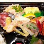 玄斎 - ホタルイカの酢味噌和え・若筍煮・出汁巻・桜海老のしんじょう・焼きたての焼魚・鯵の棒寿司・川津海老の唐揚げ・揚げ野菜