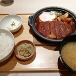 Yayoi Ken - 味噌かつ煮定食です。(2020年4月)