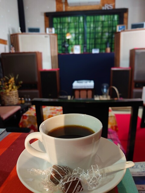 ショップリバーサイド柳津 | 登米市の落ち着いた喫茶店