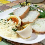 トリワイン ＰＩＫＯＳＨＨＨＵ - 半熟たまごのくんせい サラダ仕立て